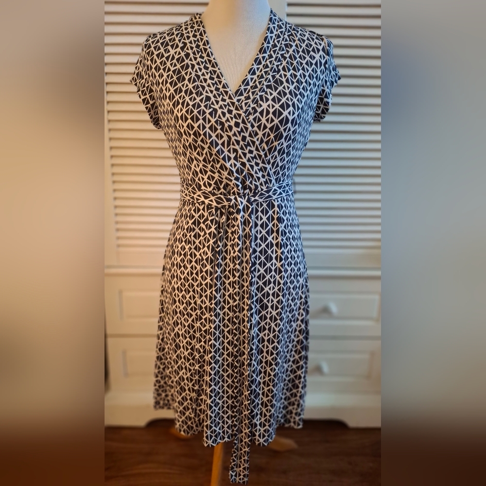 Liz Claiborne Black and White Geometric Faux Wrap Midi Dress